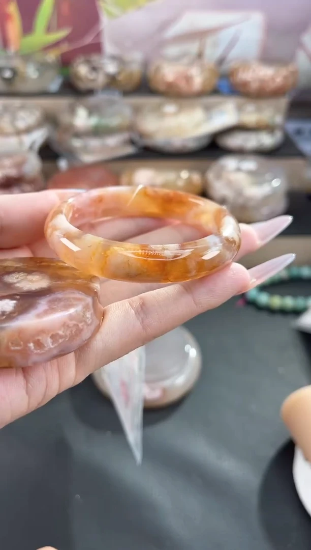 未镶嵌手镯石英质玉50