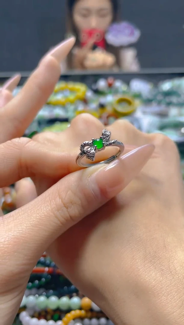 颈饰未镶嵌翡翠/J/翡翠A货，一件也是批发价