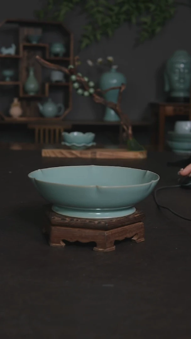 摆件陶微瑕葵口洗13.5口径