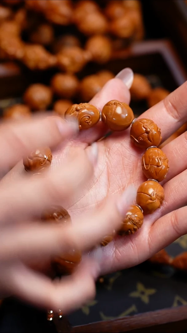 【闪购商品】橄榄核吊坠苏工橄榄核