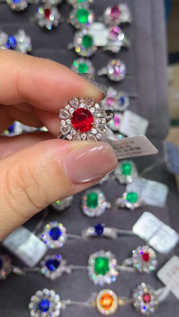 18K金镶嵌戒指红宝石1.62CT