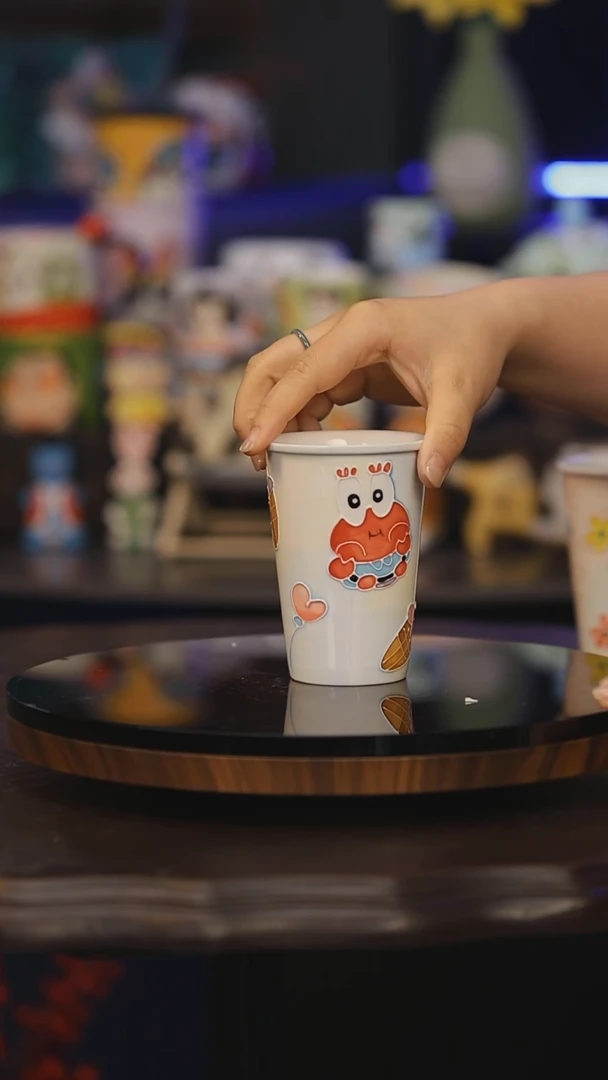 【闪购商品】摆件景德镇釉下彩绘设计师款式陶瓷