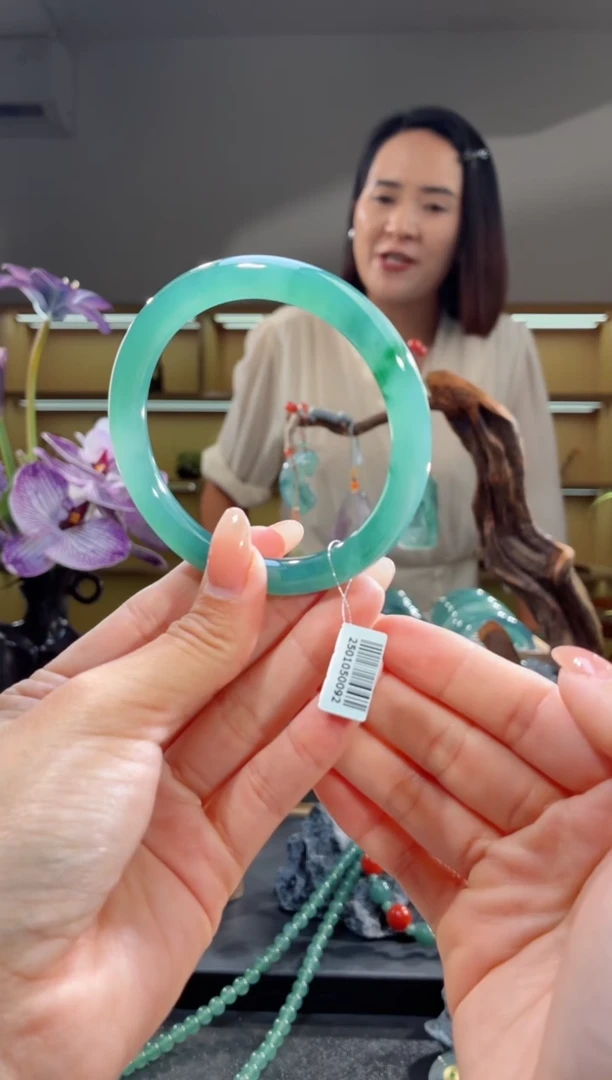 未镶嵌手镯翡翠58圈