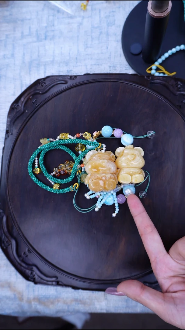 琥珀颈饰未镶嵌12.27日 多样性发一