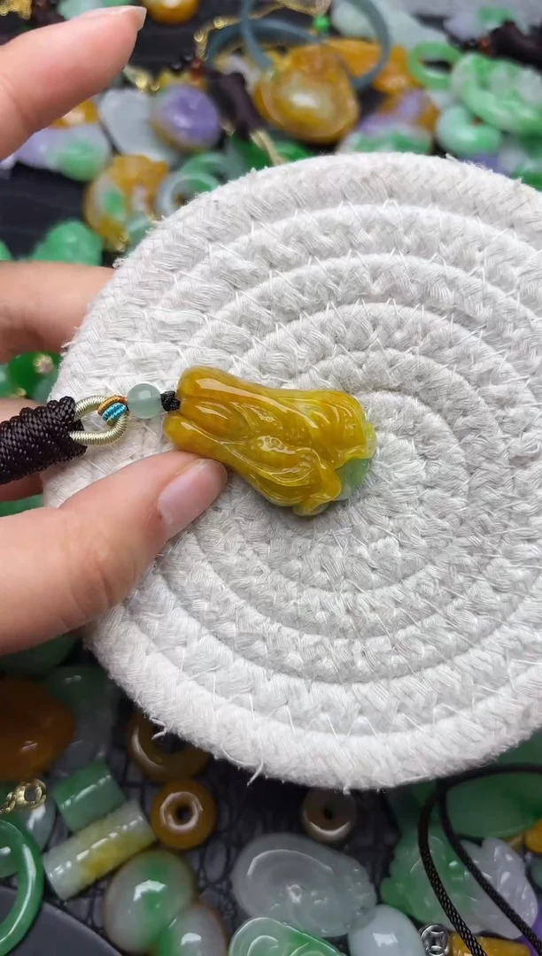 颈饰未镶嵌翡翠缅甸翡翠吊坠
