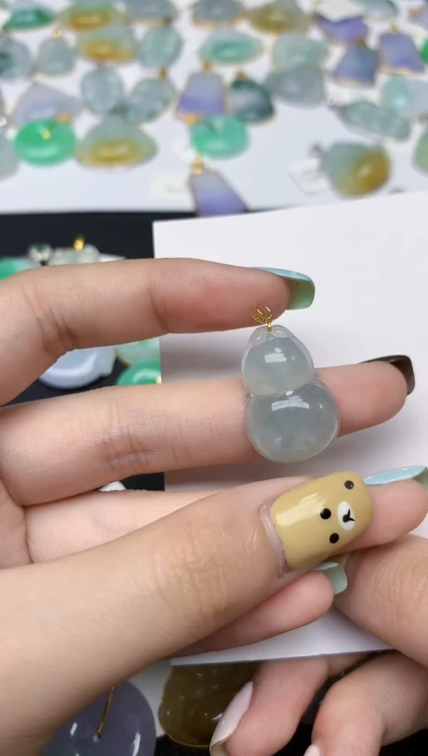 翡翠18K金镶嵌颈饰天然翡翠A货