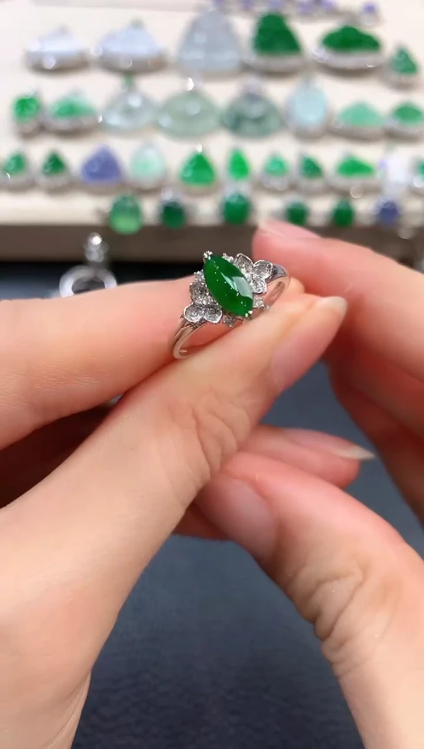 【闪购商品】翡翠戒指18K金镶嵌b44