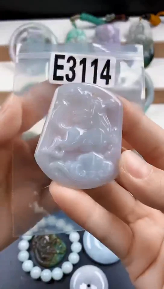 颈饰未镶嵌翡翠天然翡翠吊坠挂件