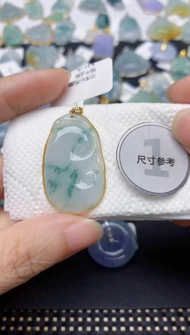 翡翠18K金镶嵌颈饰天然缅甸A货翡翠