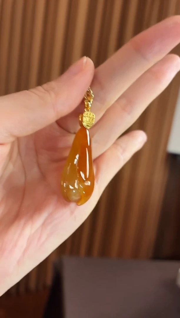 吊坠(不含链)18K金镶嵌翡翠吊坠