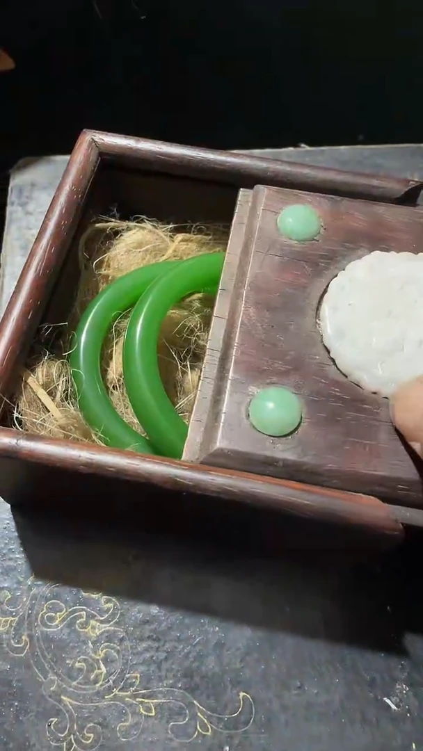 玉米李想专属链接  一对绿镯子  带盒