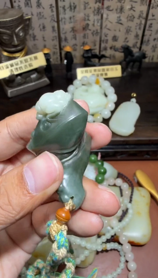 未镶嵌和田玉挂件和田玉