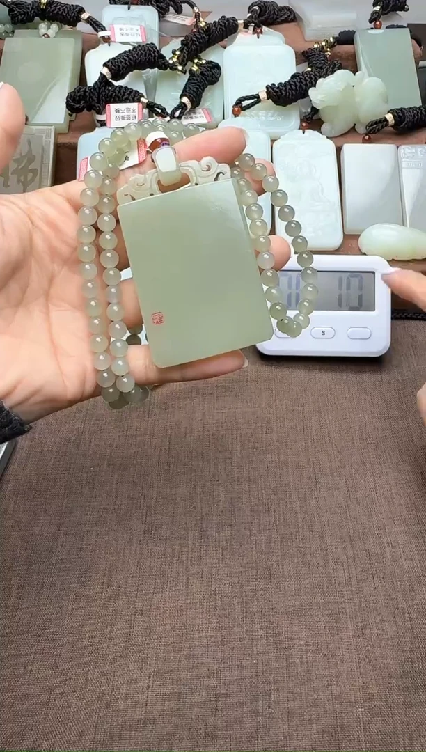 颈饰未镶嵌和田玉1