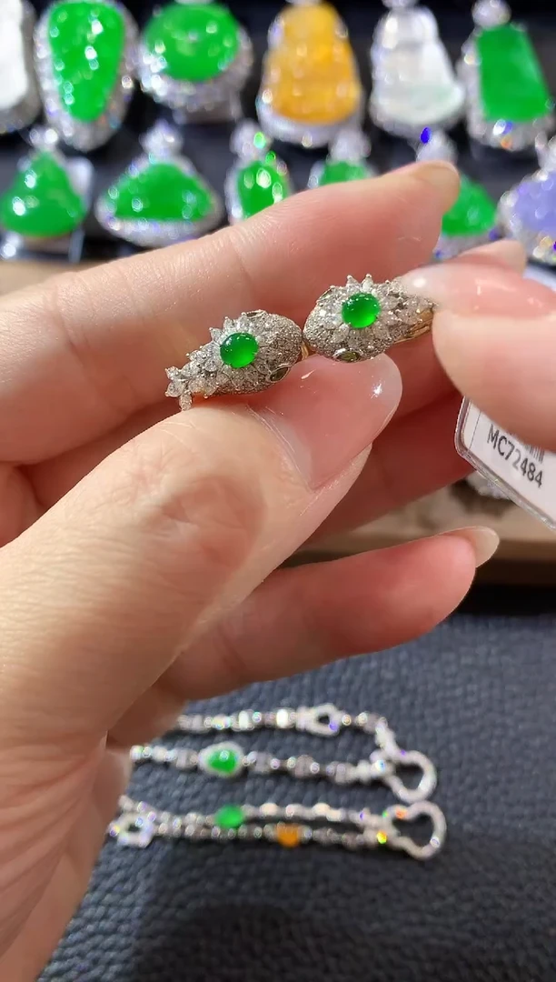 18K金镶嵌翡翠耳饰C36