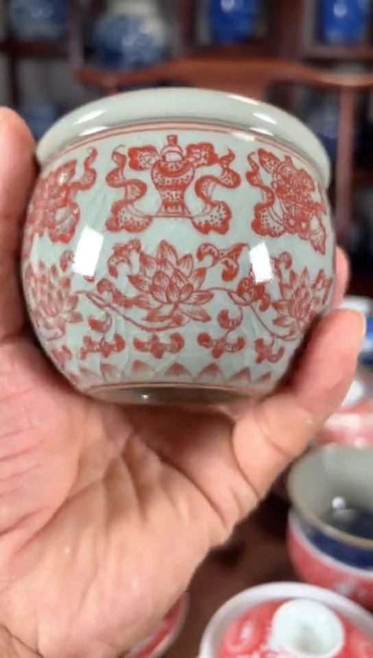 柴窑釉里红莲托八宝缸杯