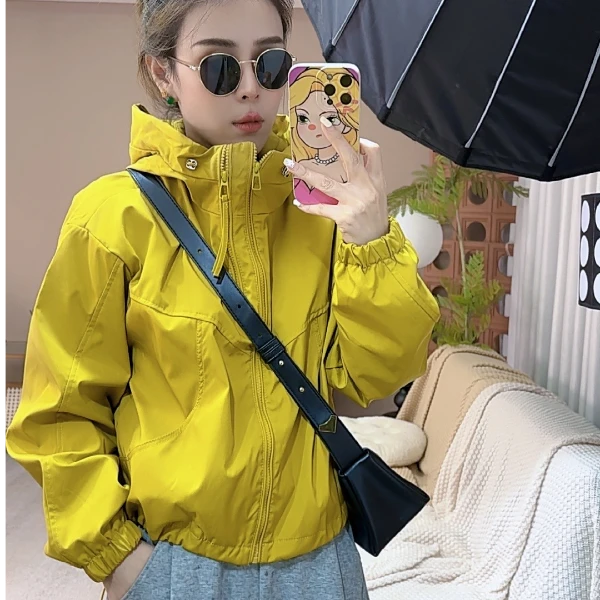 双层冲锋衣女秋季短款外套运动2025新款爆款洋气夹克女上衣