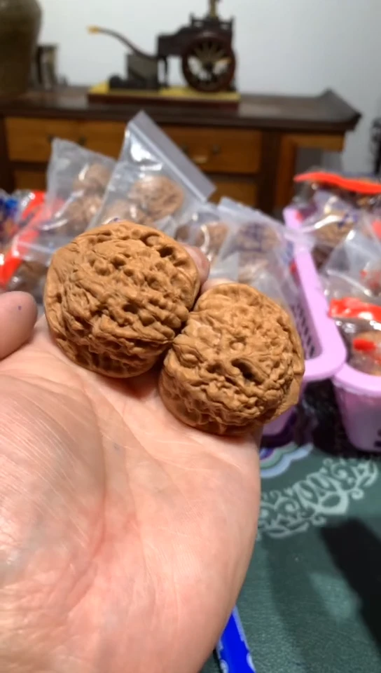 【闪购商品】文玩核桃吊坠官帽核桃