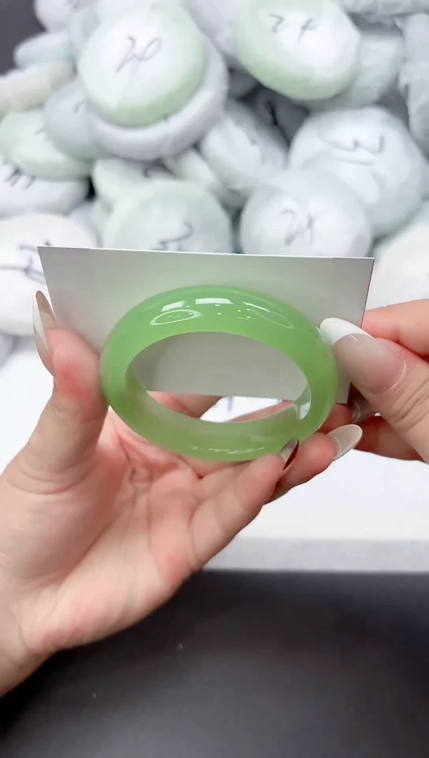 未镶嵌手镯石英质玉222-54.4