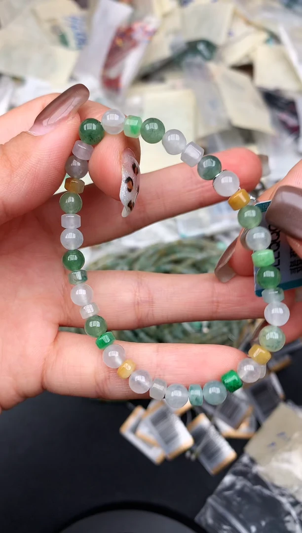 未镶嵌挂件翡翠—