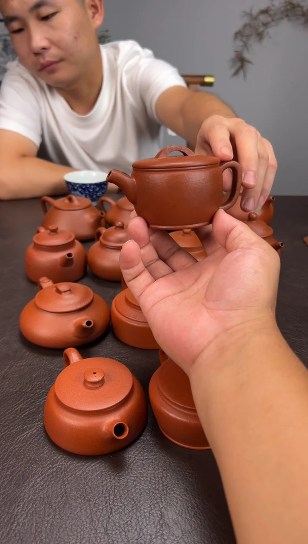 紫砂光素斑**亚面缸汉瓦