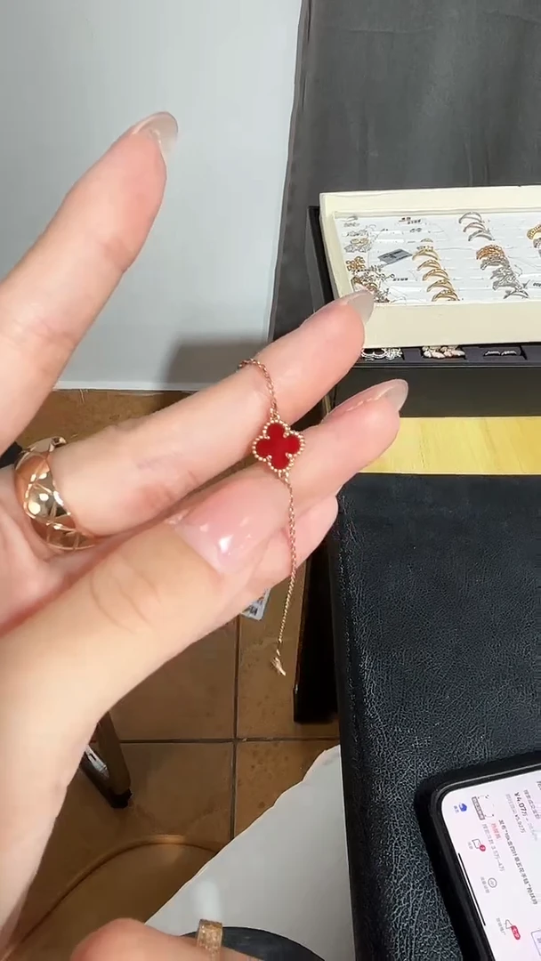 18K金镶嵌手链玛瑙/玉髓红色k玫，小号单花手链GHJ