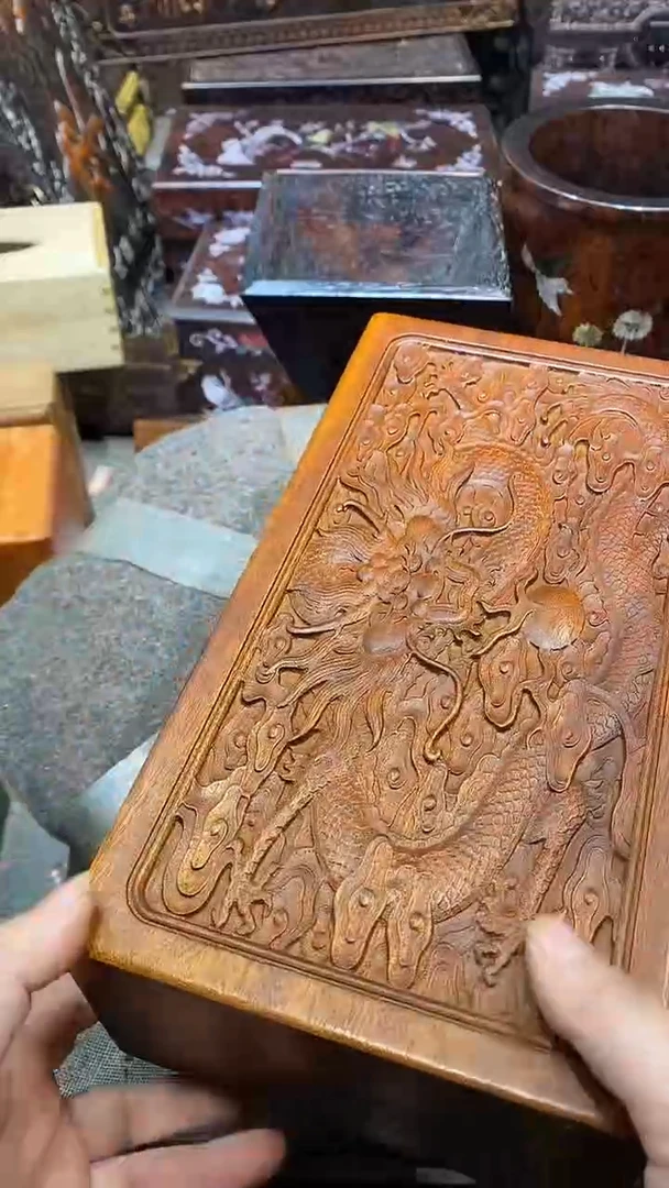 木木雕款盒子一个