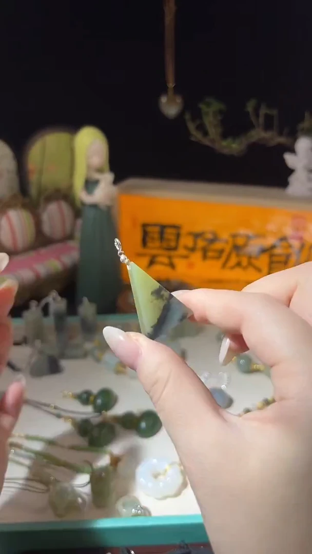吊坠(不含链)银S925镶嵌和田玉天然和田玉小三角