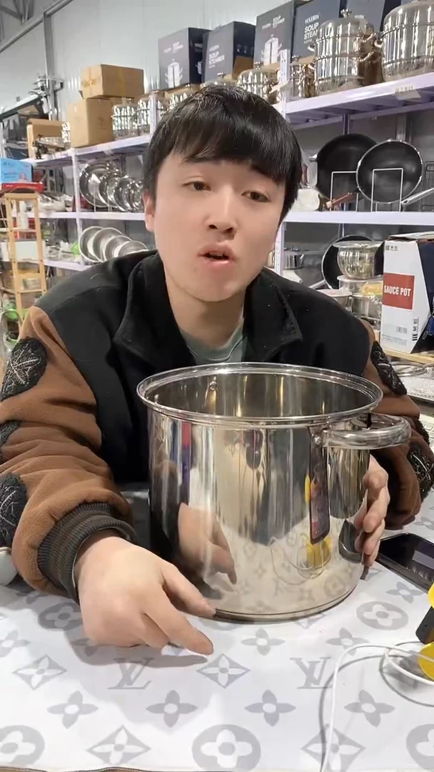 26双耳复底加厚亮光汤桶瑕疵