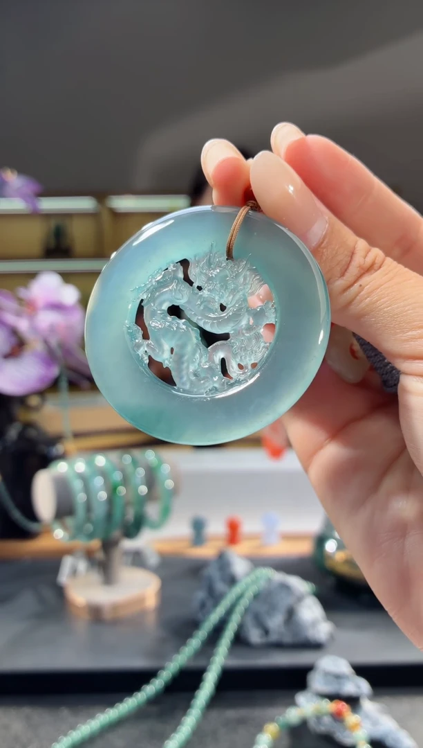 吊坠(不含链)未镶嵌翡翠龙牌