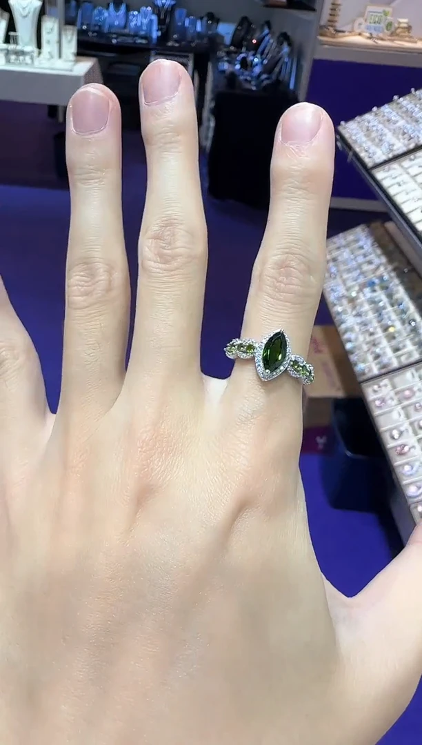 【闪购商品】透辉石精致银S925镶嵌6*11mm