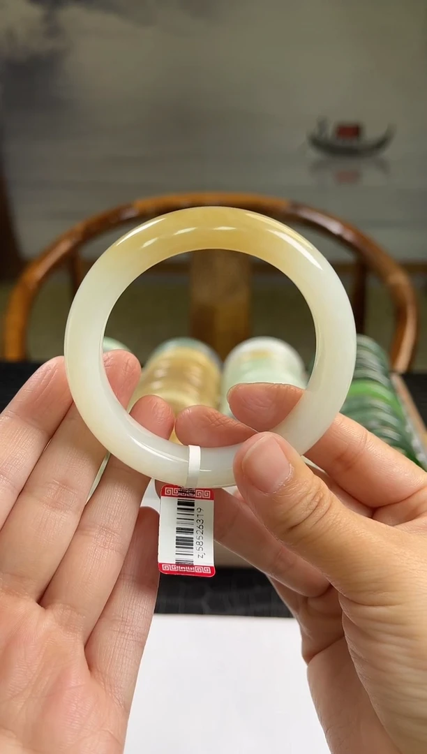 未镶嵌手镯和田玉56圈口6319