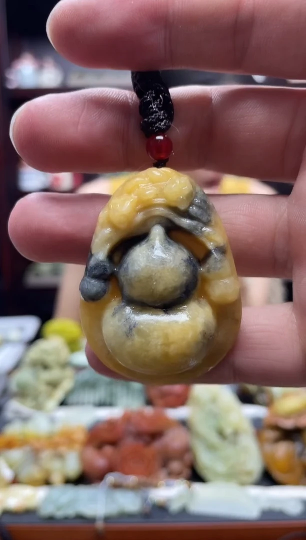 岫玉未镶嵌吊坠·