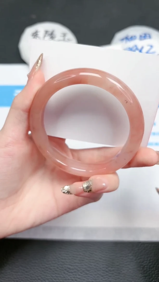 【闪购商品】石英质玉手镯未镶嵌84-58.3