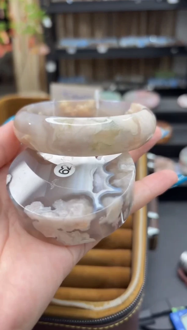 未镶嵌手镯石英质玉99(62圈赠送镯心)