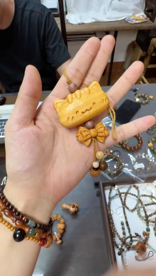 非洲檀香无事牌007法棍猫 车挂