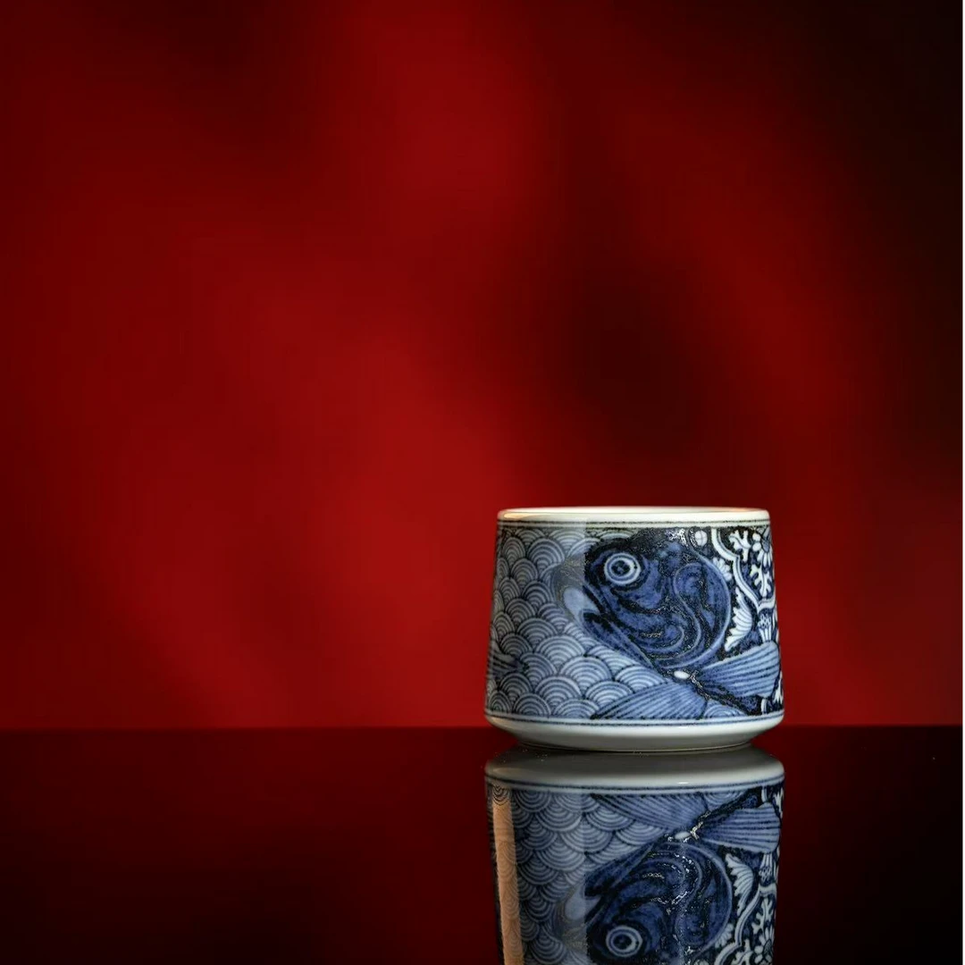 搏泥幻化胖头鱼花卉海浪小威士忌杯 景德镇手工手绘茶具