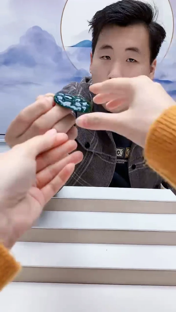 未镶嵌定制翡翠云*月5150lr-毛货挂件