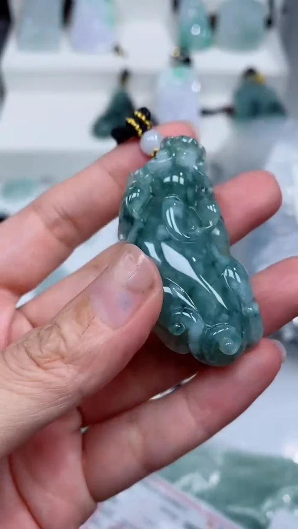 颈饰未镶嵌翡翠吊坠