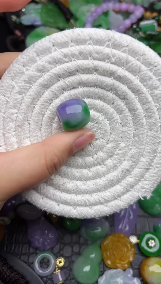 颈饰未镶嵌翡翠缅甸翡翠吊坠
