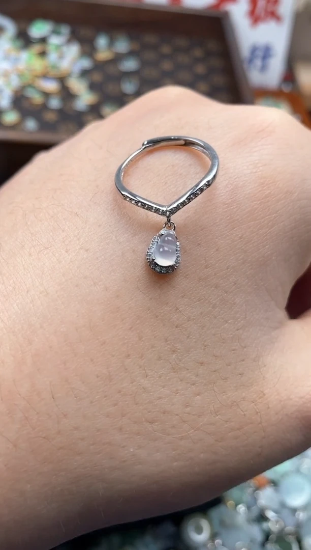 【闪购商品】翡翠颈饰未镶嵌哥哥