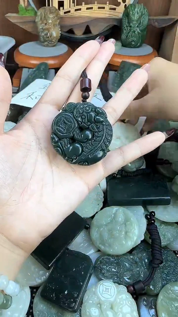 颈饰未镶嵌和田玉1
