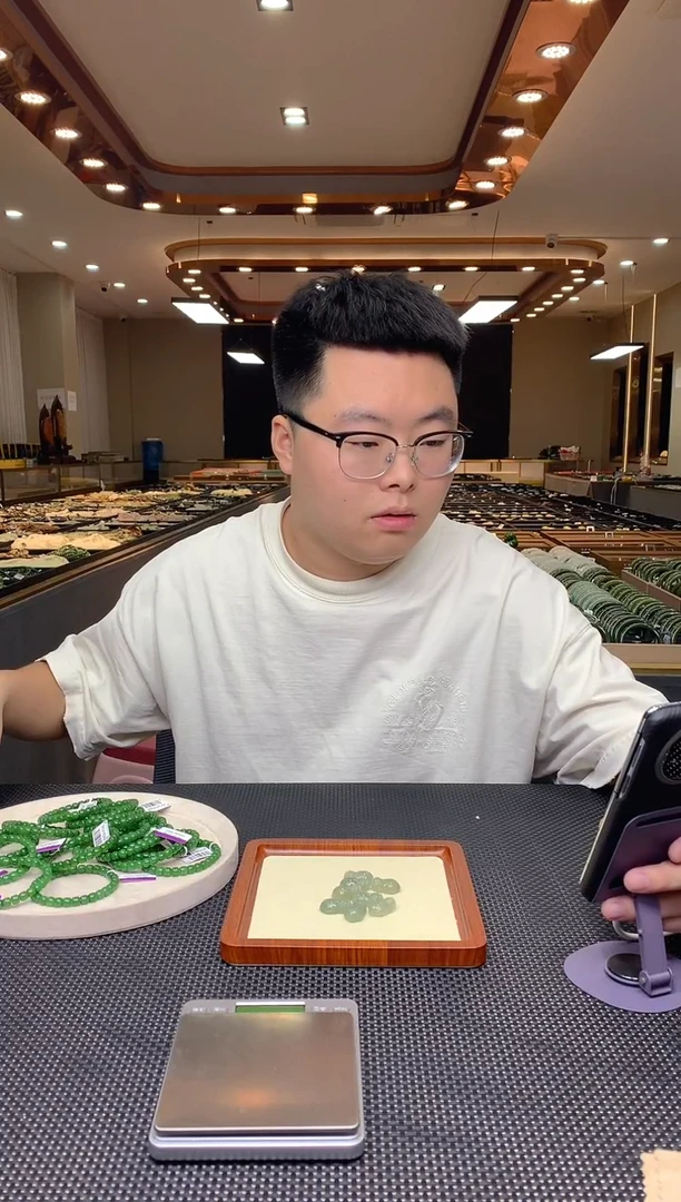颈饰未镶嵌和田玉富***?天然和田玉（拍一发一)