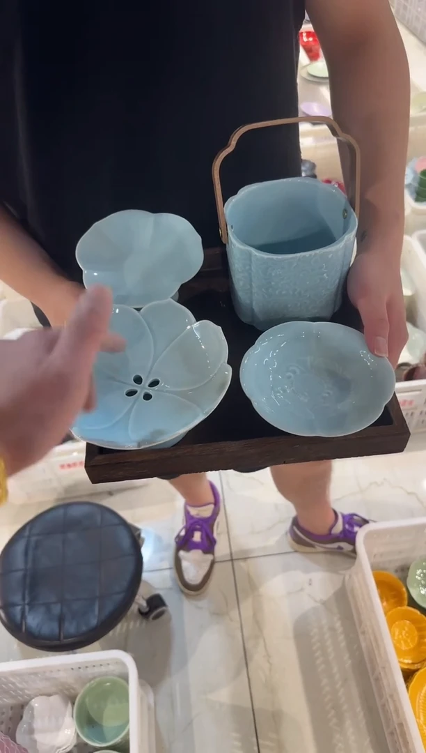 瓷片微瑕产品，介意勿拍【 盘】