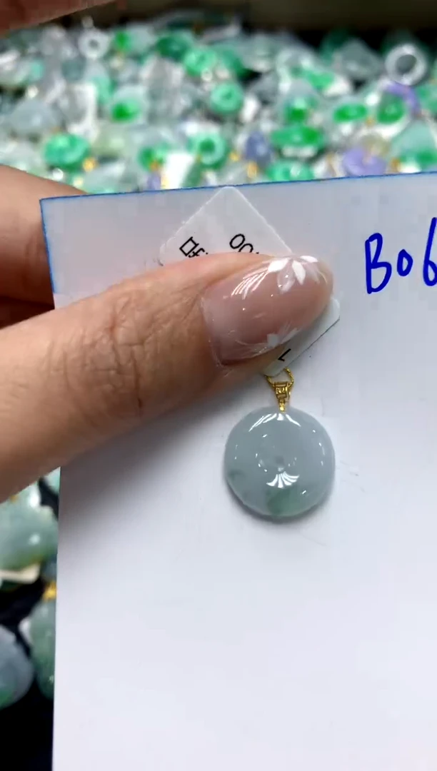 【闪购商品】翡翠颈饰18K金镶嵌111111111111111111