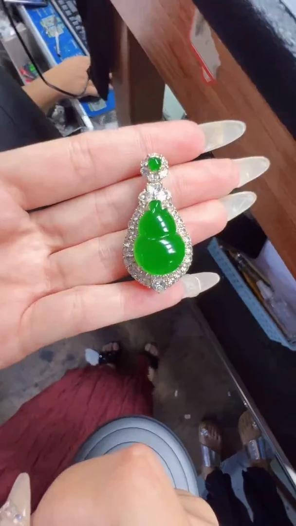 未镶嵌定制翡翠翡翠A货有轻微色差属于正常现象，葫芦多样性发货1