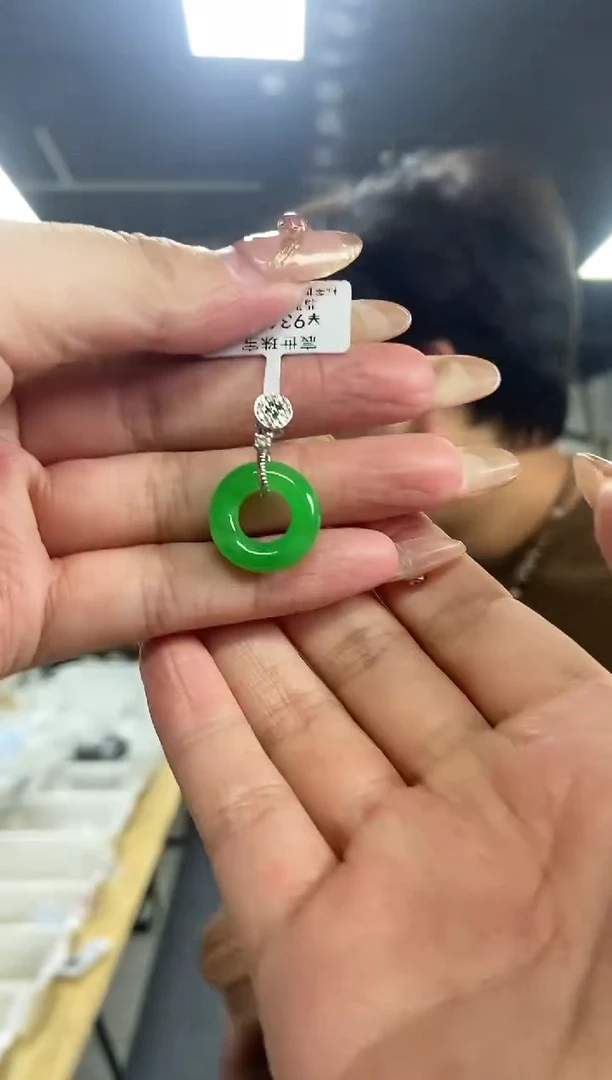 【闪购商品】翡翠项链未镶嵌多样性发其一颜色微差