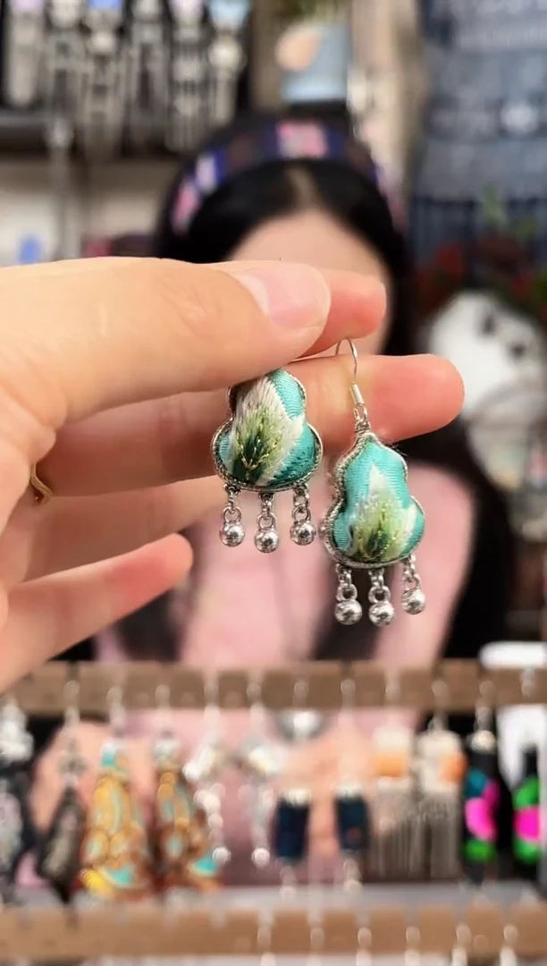 织绣民族风非遗老绣饰品531