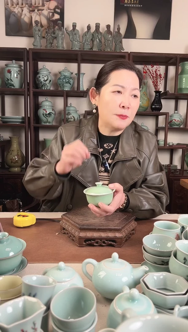 青瓷 梅青 二才盖罐