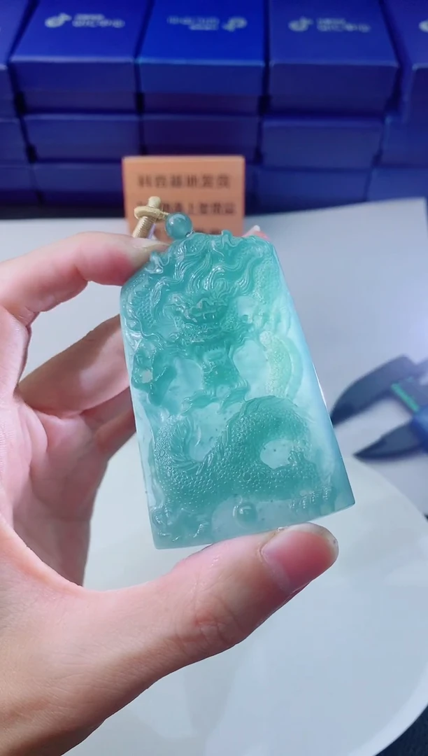 翡翠未镶嵌颈饰1111111111