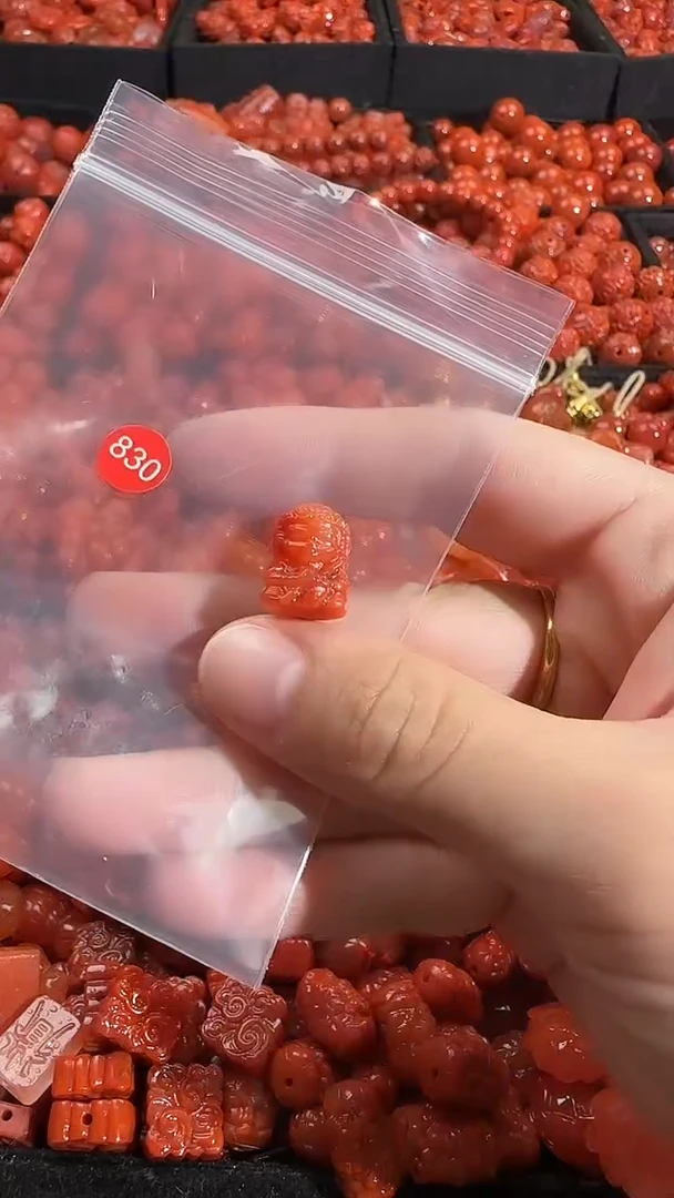 颈饰未镶嵌南红玛瑙1